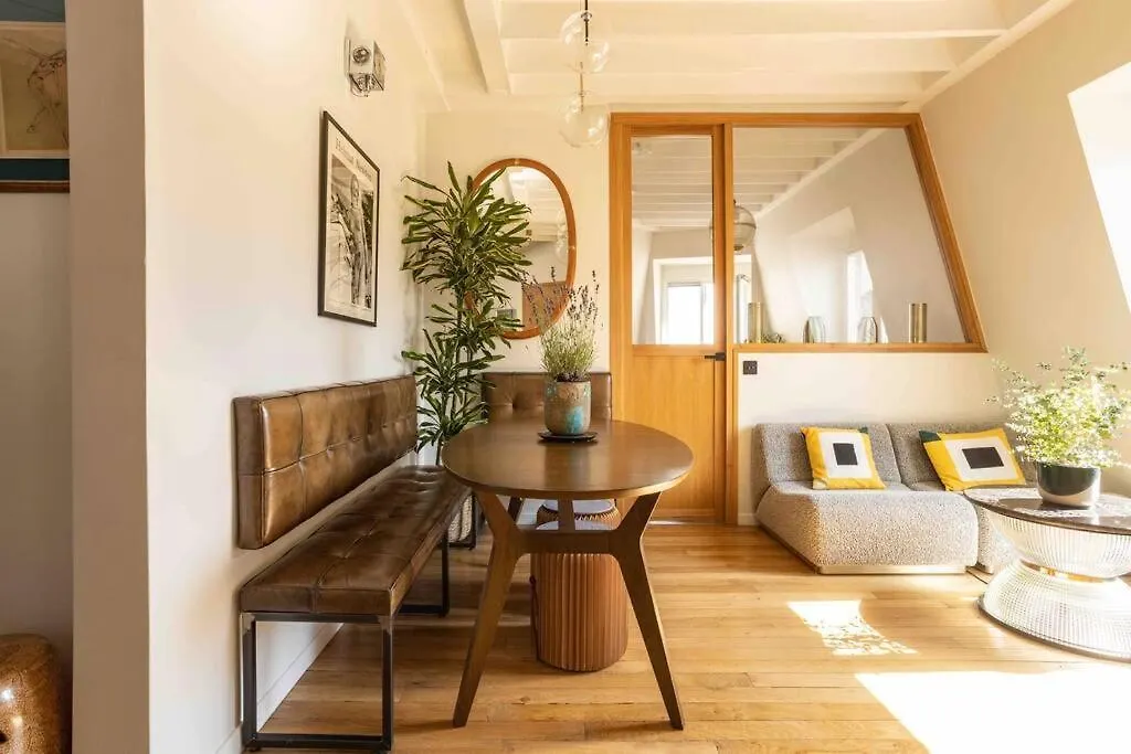Dernier Etage A Montmartre Daire Paris
