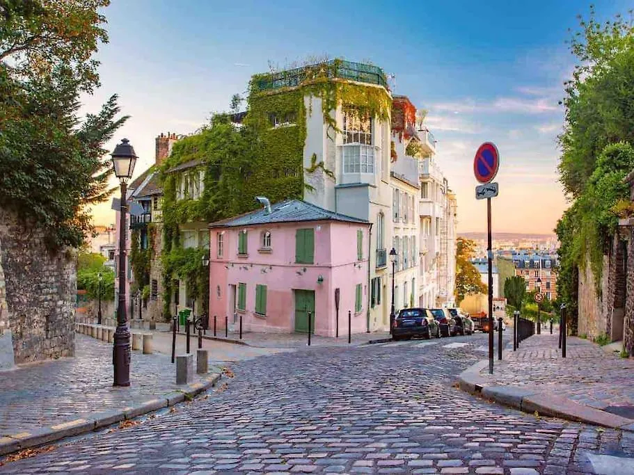 Dernier Etage A Montmartre Apartment Paris France