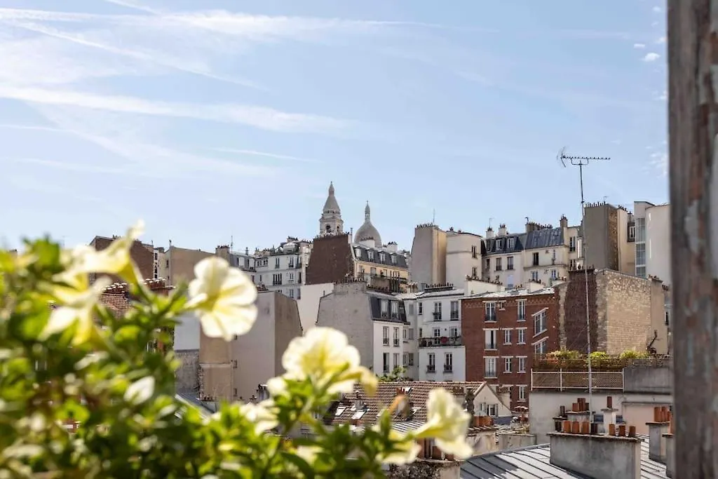 Dernier Etage A Montmartre Apartment Paris France